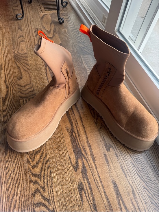 UGG Classic Dipper Boots - Picture 6 of 6